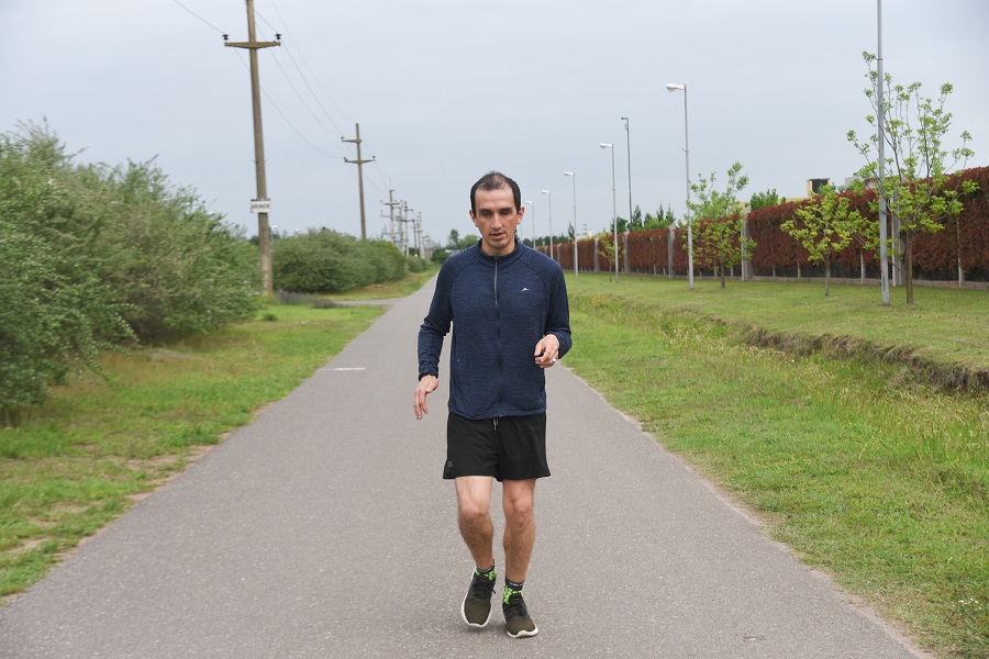 Tras un accidente le dijeron que no iba a volver a caminar: hoy corre maratones